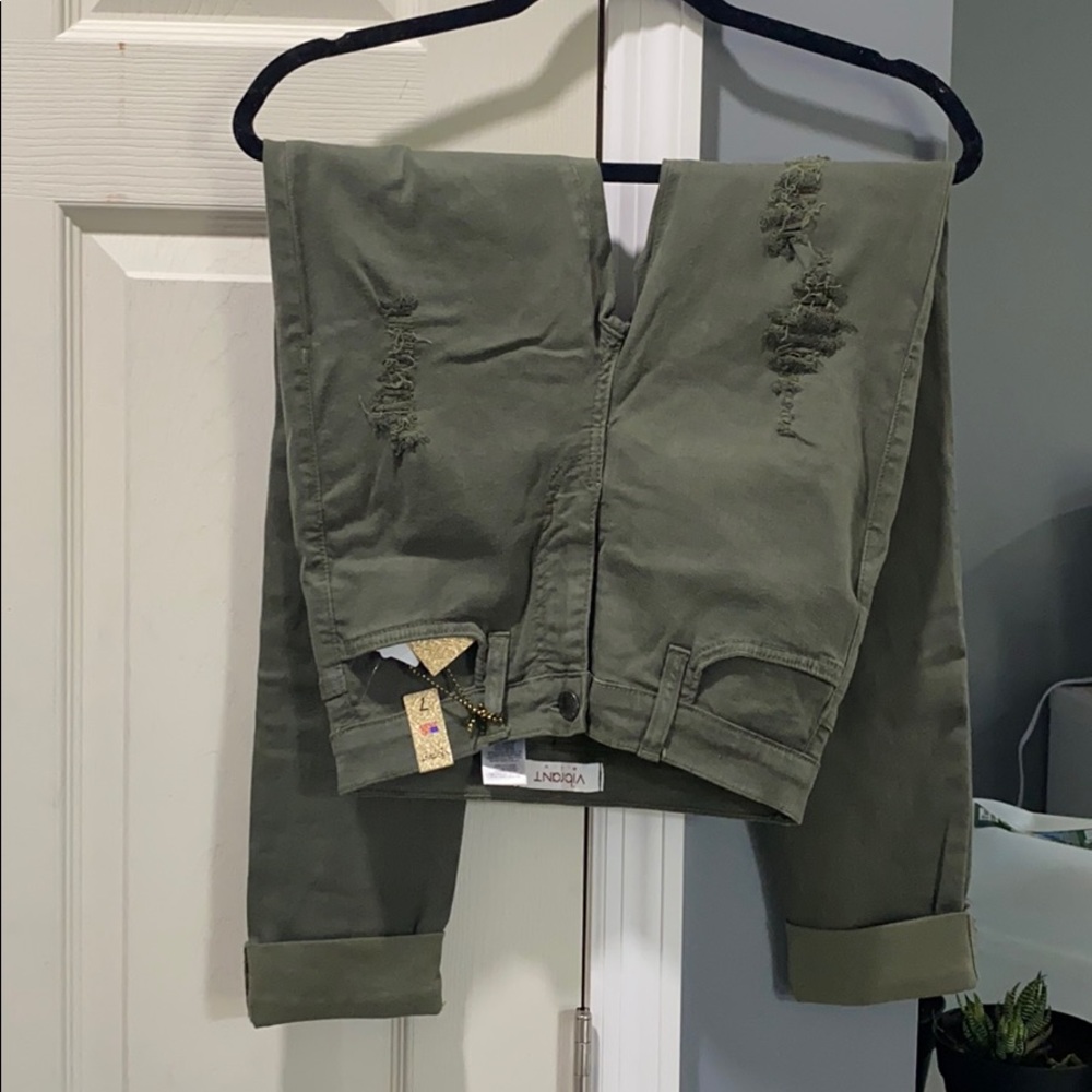 Green ripped jeggings